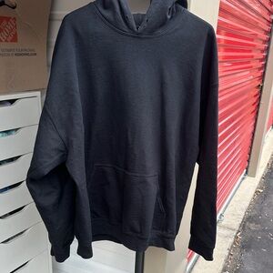 Gildan Men's Black Hoodie